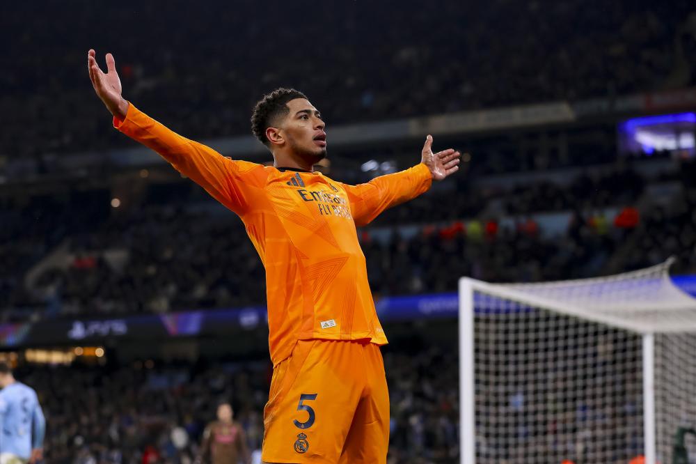 东体：曹赟定是转会市场香饽饽，金元足球时代多队曾开出天价高薪.